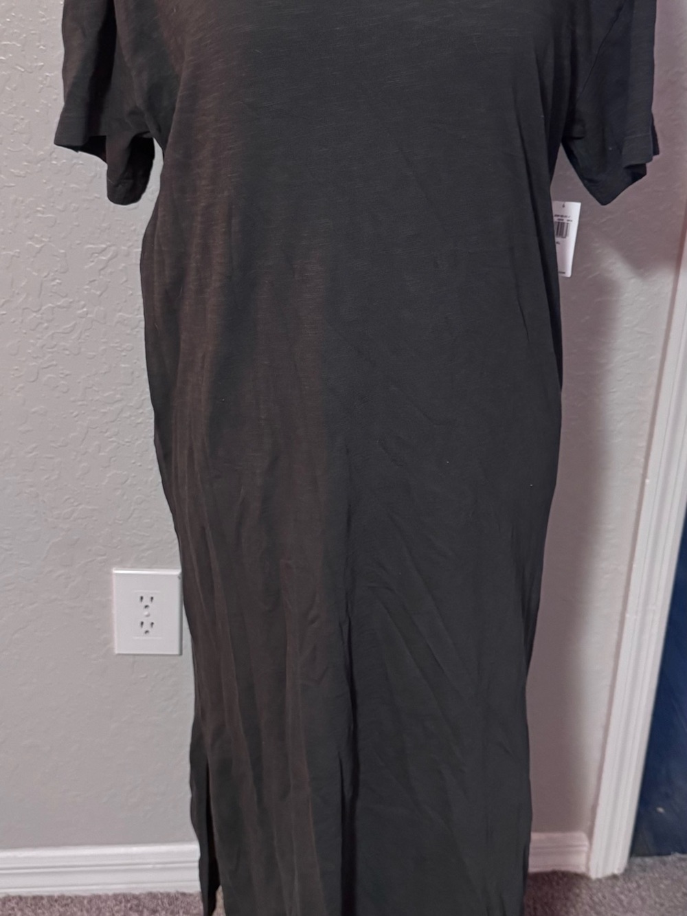 Women’s Black Short-Sleeve Midi Dress